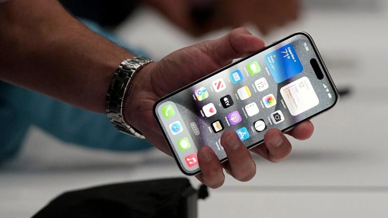 سيبدو iPhone Pro مثل Max: سيبدو iPhone 16s الجديد هكذا!